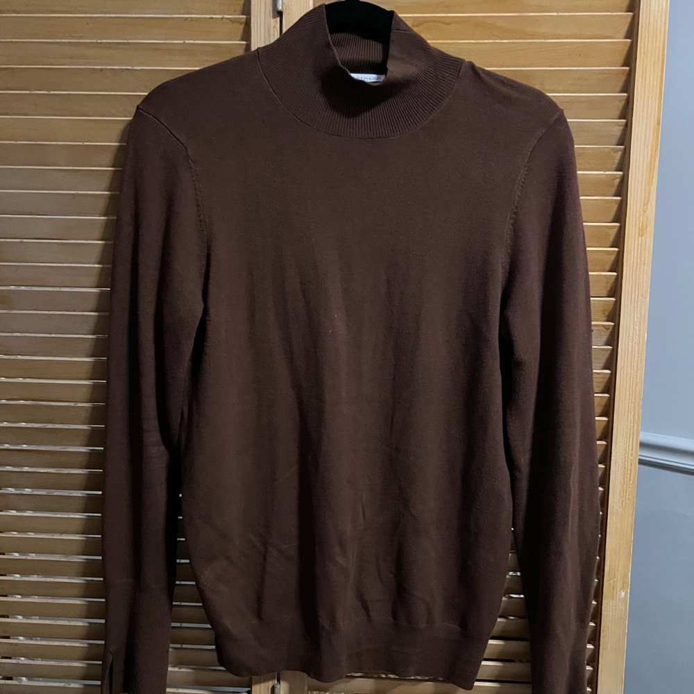 Zara Knit brown turtle back with slit wrist details